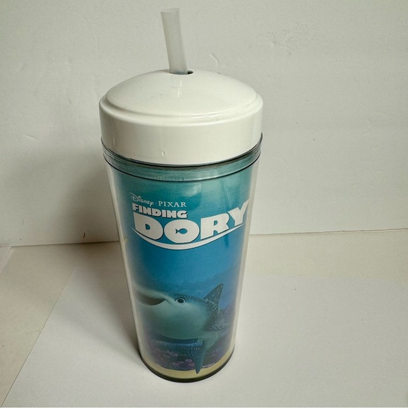 NWT. Disney Pixar Finding Dory Tumbler 16oz with Lid & Straw - Picture 6 of 11